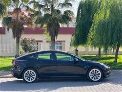 تسلا موديل 3